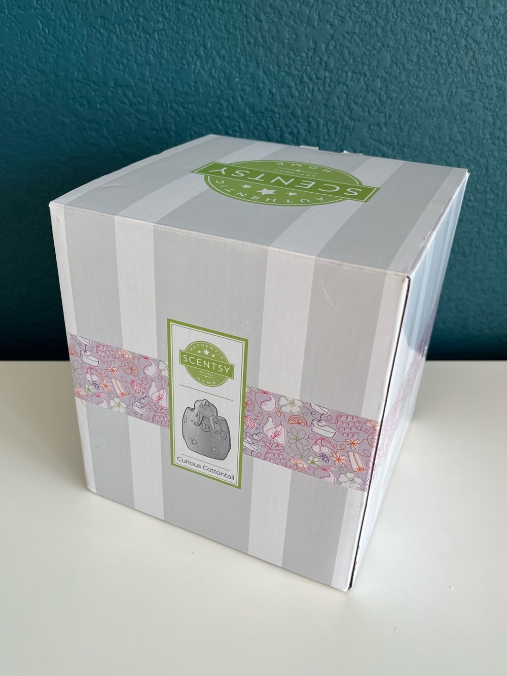 Scentsy Curious Easter Bunny Cottontail Warmer Peter Rabbit